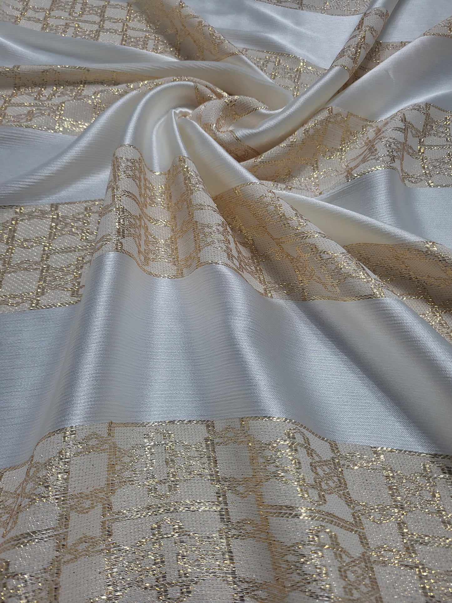 Tissu satin de soie "jawhara" tissé - Blanc cassé et Or