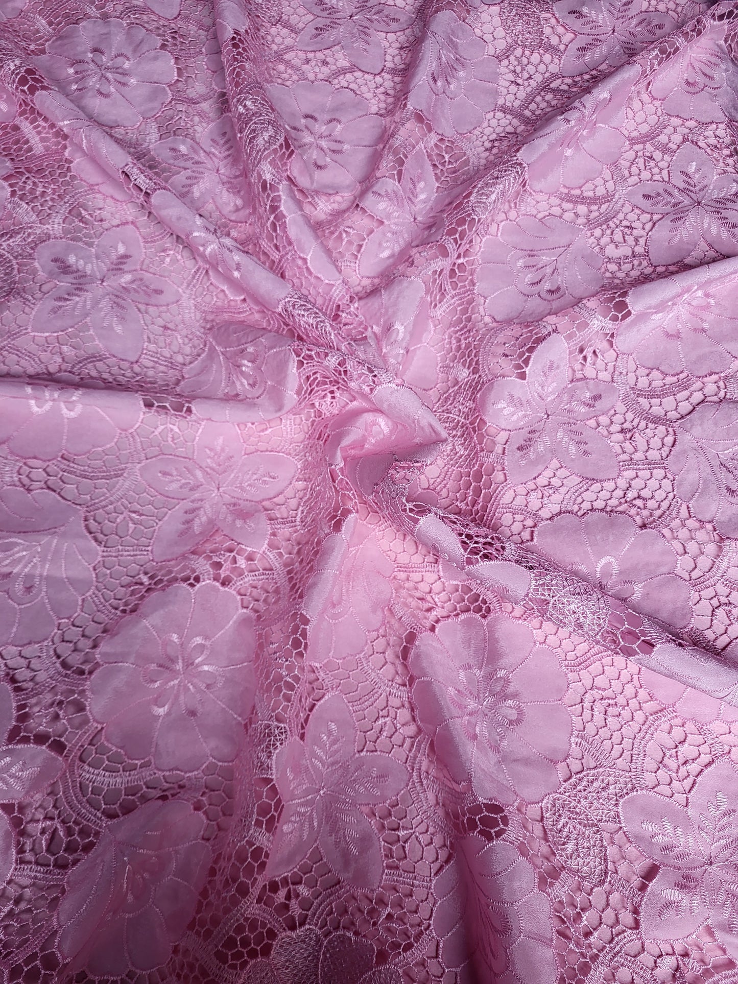 Tissu dentelle ,guipure - Rose