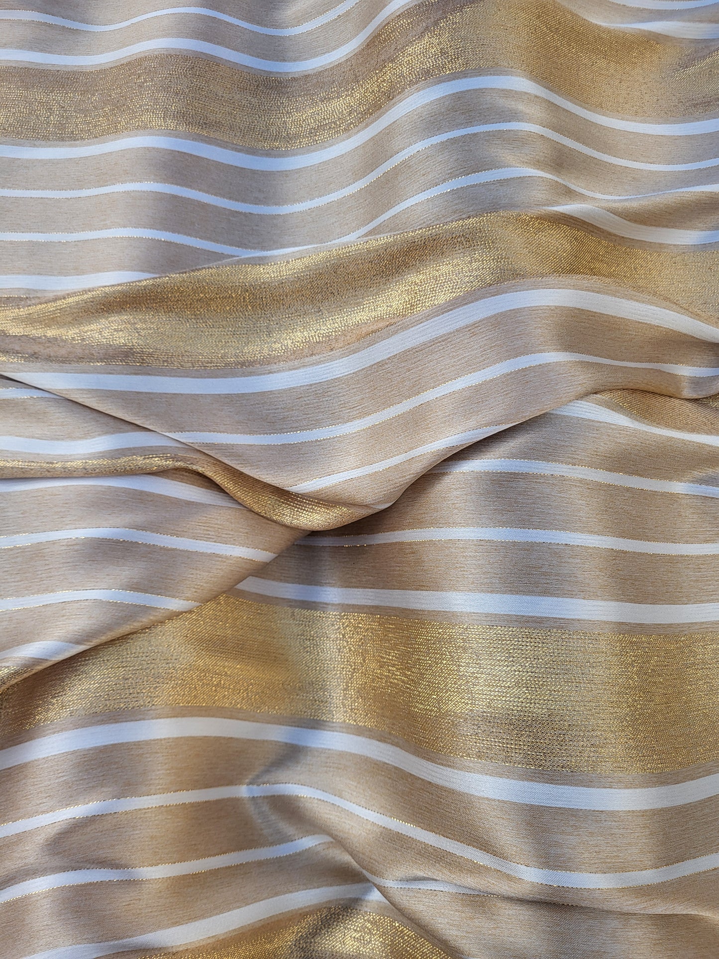Silky woven jawhara fabric - Gold